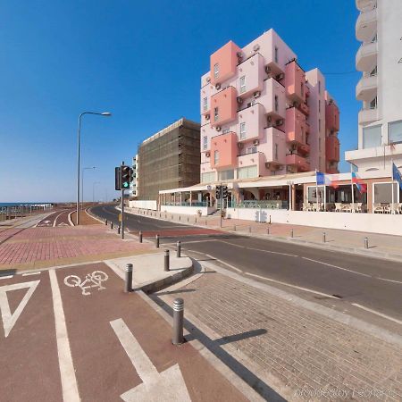 Mackenzie Beach Hotel Ларнака Экстерьер фото