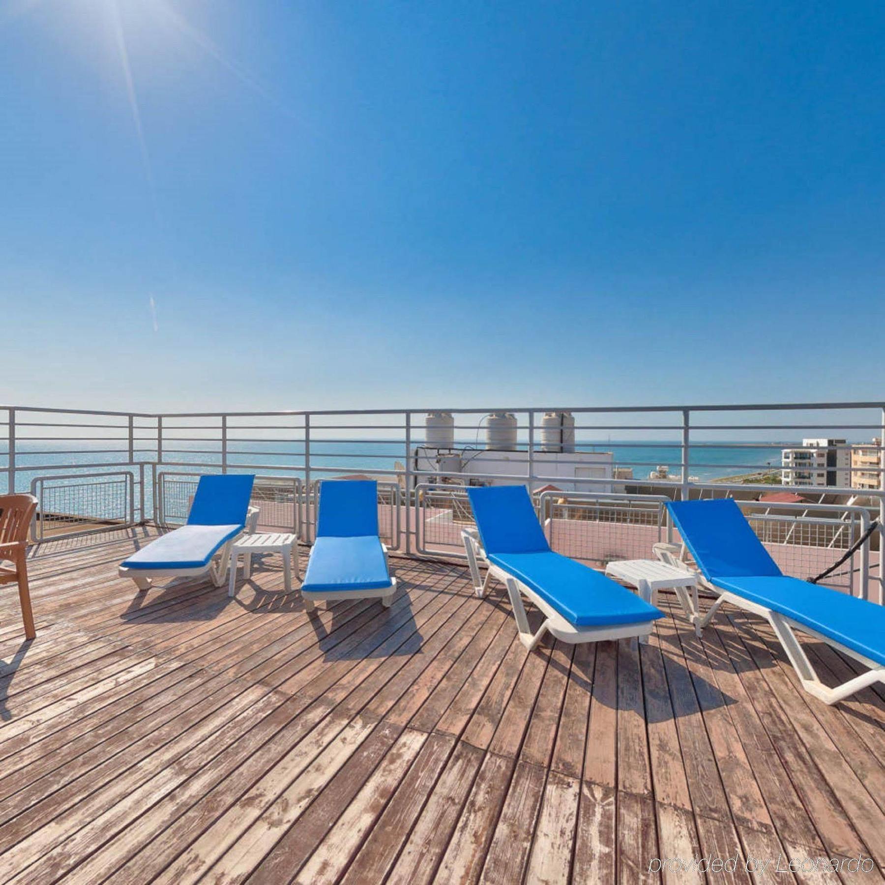 Mackenzie Beach Hotel Ларнака Экстерьер фото