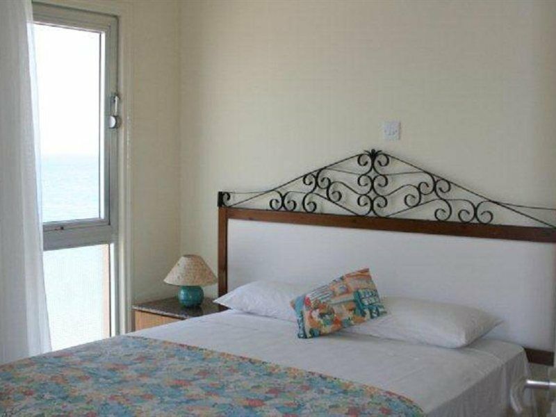 Mackenzie Beach Hotel Ларнака Экстерьер фото