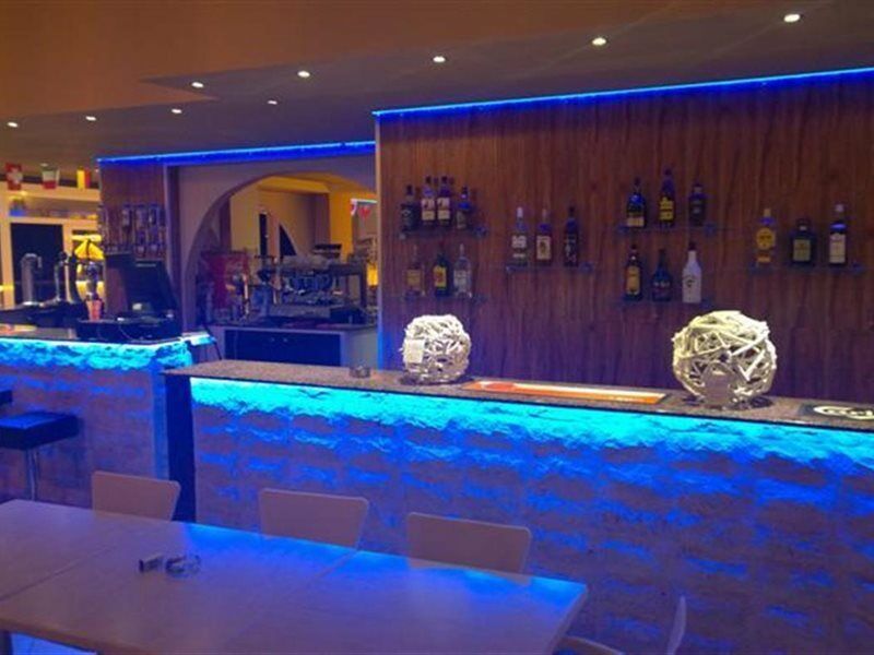 Mackenzie Beach Hotel Ларнака Экстерьер фото