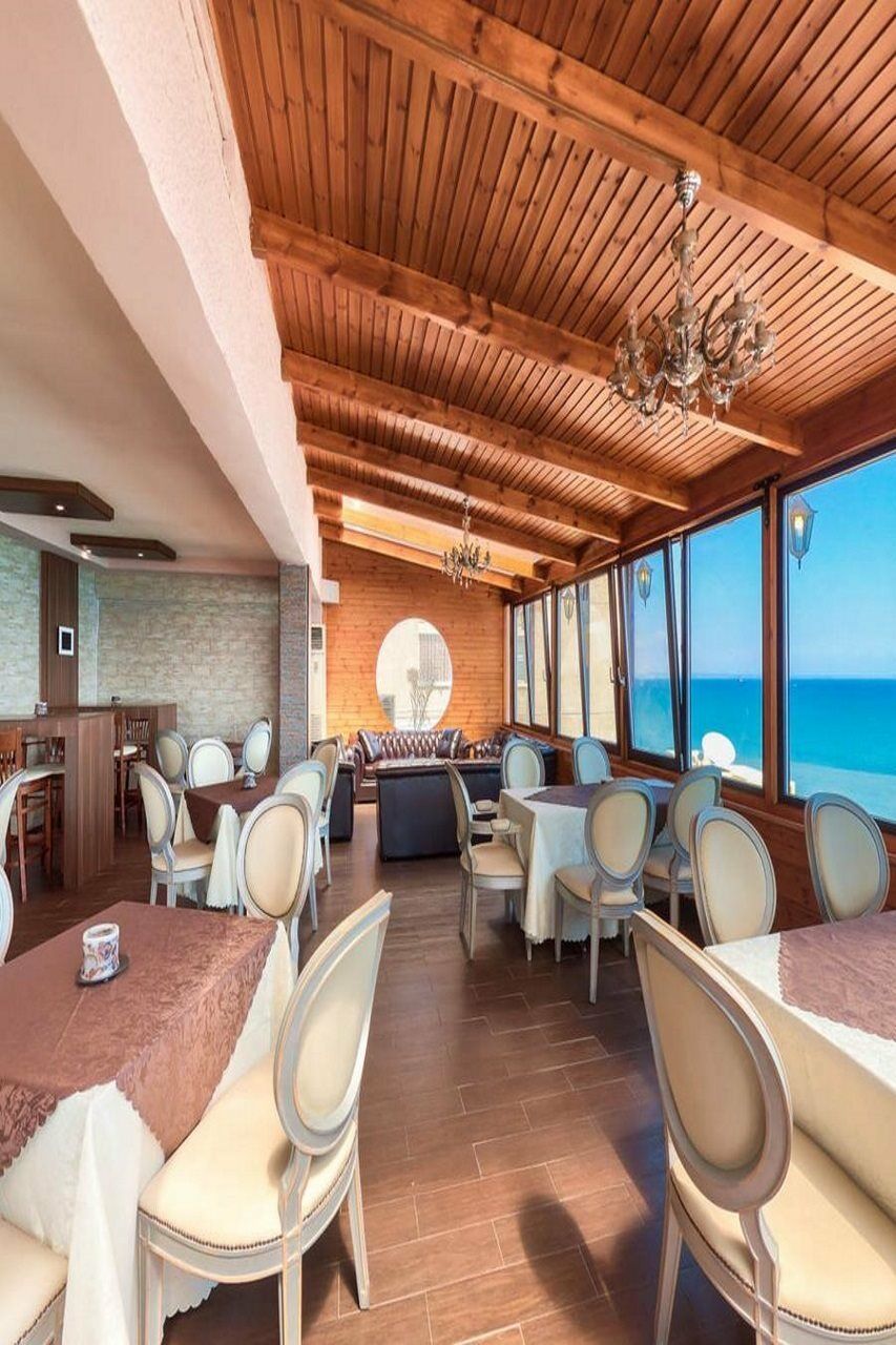 Mackenzie Beach Hotel Ларнака Экстерьер фото
