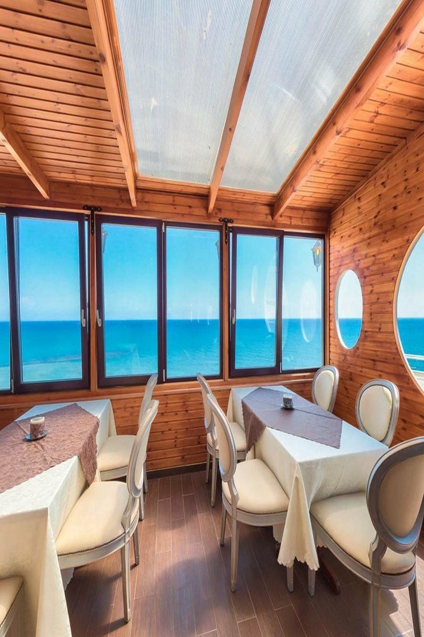 Mackenzie Beach Hotel Ларнака Экстерьер фото
