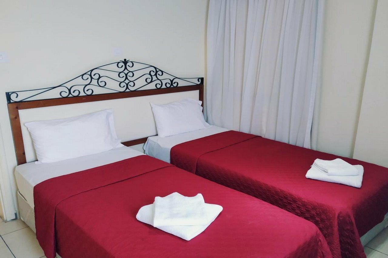Mackenzie Beach Hotel Ларнака Экстерьер фото
